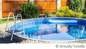 Pool braunes Wasser